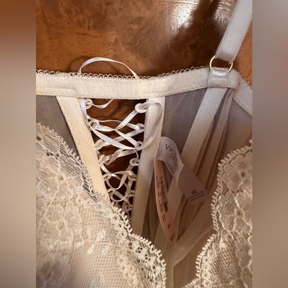 Victoria’s Secret ivory lace up corset bustier with crystal details NWT - Picture 5 of 9